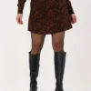 Another Label Varme Skirt - Brauner Minirock mit Animal-Print -Teveo Geschaft 216019 1