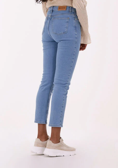 NA-KD Button Up Skinny Jeans - High Waist Jeans in Blau 5 NA-KD Button Up Skinny Jeans - High Waist Jeans in Blau – Bild 3