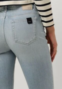 DRYKORN Damen Flared Jeans Far in Hellblau -Teveo Geschaft 270933 3