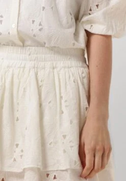 Amaya Amsterdam Minirock Teddy in Weiß mit Broderie-Details -Teveo Geschaft 275009 3