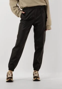 Penn & Ink 526 Slim Fit Jeans - Black Women's Trousers