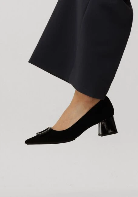 Lodi Charin Schwarze Wildleder-Pumps mit Blockabsatz 7 Lodi Charin Schwarze Wildleder-Pumps mit Blockabsatz – Bild 5