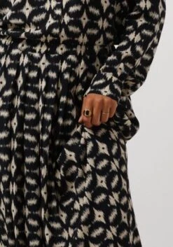 By-bar Lien Brisk Skirt: Eleganter Schwarzer Maxirock mit Grafik-Muster -Teveo Geschaft 292967 3