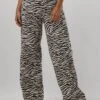 Co'couture Zion Zebra Wide Pant - Black Animal Print Jeans -Teveo Geschaft 293351 1