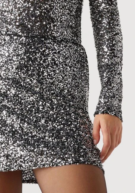 Modström Laramd Skirt - Eleganter Silberner Minirock mit Glitter 5 Modström Laramd Skirt - Eleganter Silberner Minirock mit Glitter – Bild 3