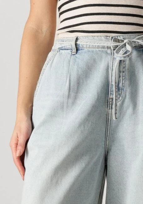 Circle of Trust Kenzi Wide Leg Jeans in Hellblau 5 Circle of Trust Kenzi Wide Leg Jeans in Hellblau – Bild 3