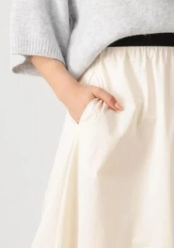 Co'couture Poppycc Balloon Skirt – Eleganter Midirock in Creme 7 Co'couture Poppycc Balloon Skirt – Eleganter Midirock in Creme -Teveo Geschaft 308584 3