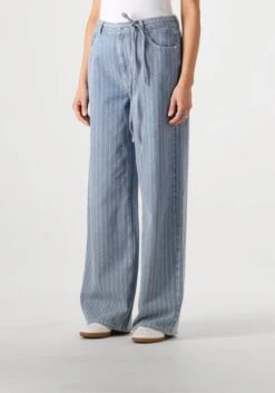 Second Female Layne Straight Leg Jeans in Hellblau