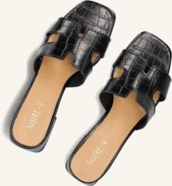 Notre-V Mules AS-16621 - Elegante Schwarze Leder-Pantoletten mit Kroko-Prägung 10 Notre-V Mules AS-16621 - Elegante Schwarze Leder-Pantoletten mit Kroko-Prägung -Teveo Geschaft 310318 5