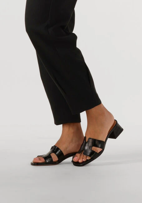 Notre-V Mules AS-16621 - Elegante Schwarze Leder-Pantoletten mit Kroko-Prägung 7 Notre-V Mules AS-16621 - Elegante Schwarze Leder-Pantoletten mit Kroko-Prägung – Bild 5