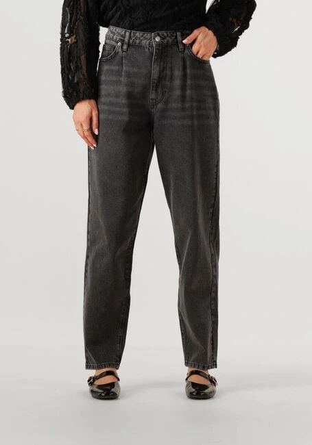 Co'couture Vika Pleat Long Mom Jeans in Black 3 Co'couture Vika Pleat Long Mom Jeans in Black