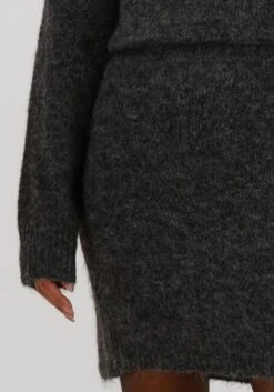 Neo Noir Naria Fluffy Knit Skirt - Dunkelgrau Minirock für Damen 7 Neo Noir Naria Fluffy Knit Skirt - Dunkelgrau Minirock für Damen -Teveo Geschaft 325874 3