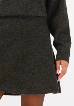 Neo Noir Gisa Knit Skirt - Eleganter Strick-Minirock in Dunkelgrau -Teveo Geschaft 325901 3