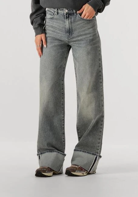 Catwalk Junkie Wide Jeans - Loose Fit with Fold Detail in Hellblau 3 Catwalk Junkie Wide Jeans - Loose Fit with Fold Detail in Hellblau