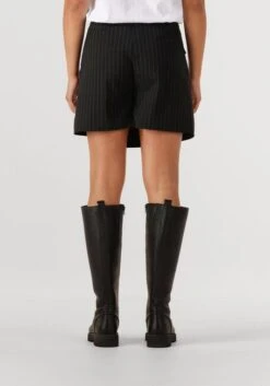 Another Label Gwen Skort - Schwarzer Minirock mit Streifenmuster -Teveo Geschaft 327585 2