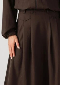 Co'couture Luna Pocket Pleat Skirt - Eleganter Maxirock in Braun -Teveo Geschaft 328559 3