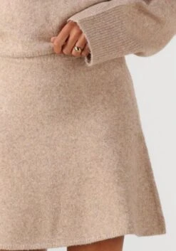 Notre-V Minirock NV-Gladys in Sand – Eleganter A-Linien-Schnitt 7 Notre-V Minirock NV-Gladys in Sand – Eleganter A-Linien-Schnitt -Teveo Geschaft 328595 3