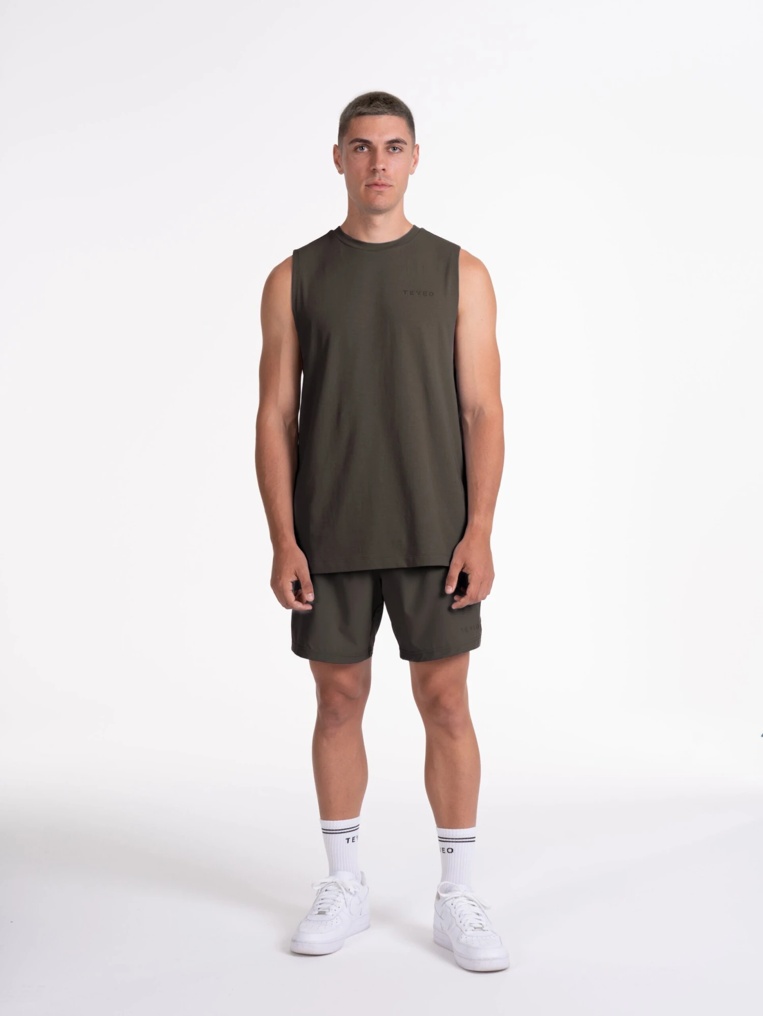 TEVEO Pace Tank - Men's Lightweight Performance Tank Top in Khaki 5 TEVEO Pace Tank - Men's Lightweight Performance Tank Top in Khaki – Bild 3