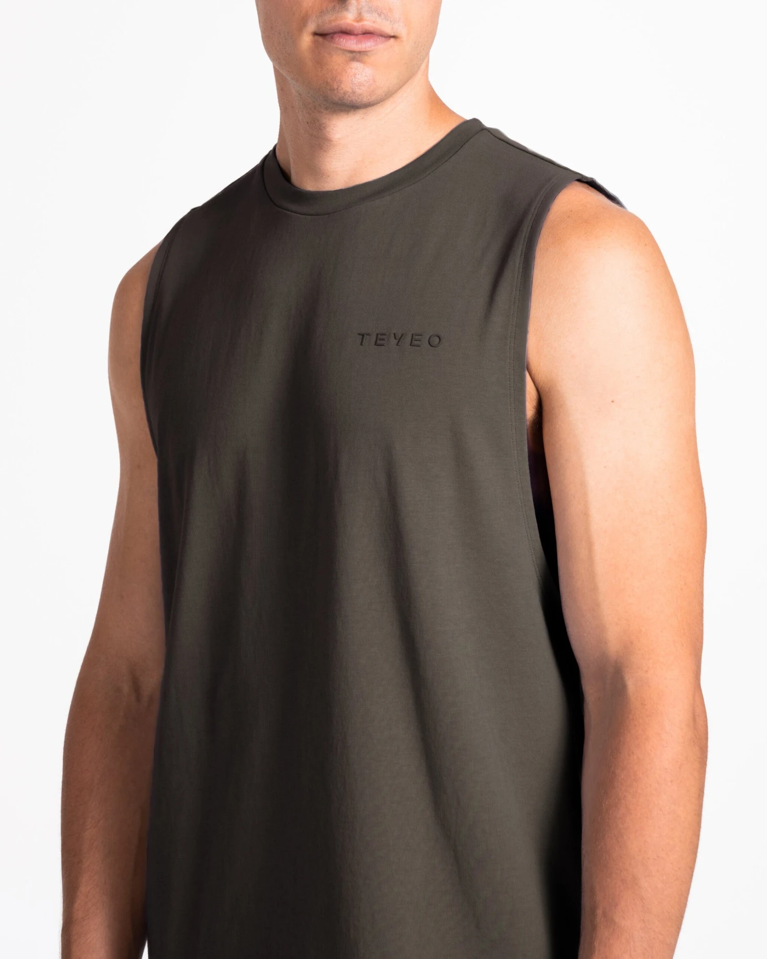 TEVEO Pace Tank - Men's Lightweight Performance Tank Top in Khaki 6 TEVEO Pace Tank - Men's Lightweight Performance Tank Top in Khaki – Bild 4