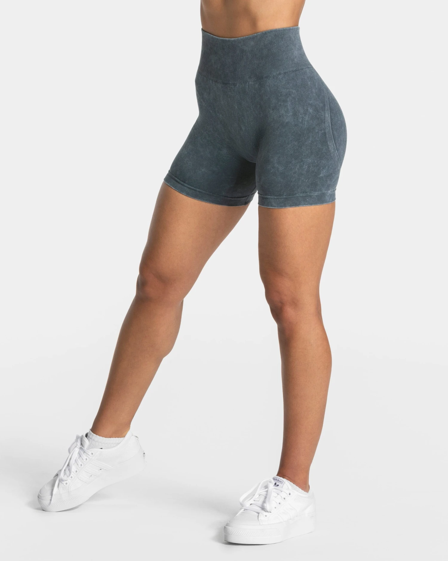 TEVEO Acid Covert Scrunch Short - Navy 4 TEVEO Acid Covert Scrunch Short - Navy – Bild 2