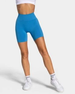 Elegante High-Waist Damen Shorts Sommerblau mit Booty-Contour