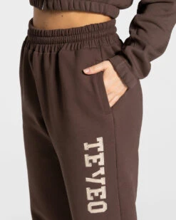 College Oversized Jogger "Dunkelbraun" 10 College Oversized Jogger "Dunkelbraun" -Teveo Geschaft College Jogger Braun 4979