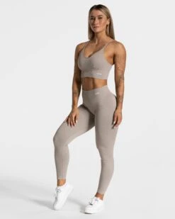 Elegant Cross Back Top Stone – Support & Style für Gym & Alltag 9 Elegant Cross Back Top Stone – Support & Style für Gym & Alltag -Teveo Geschaft Elegant CrossTop Stone 8421