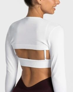 Essence Bolero Weiß – Femininer Langarm-Layer für Training & Alltag -Teveo Geschaft Essence Bolero weiss 0585
