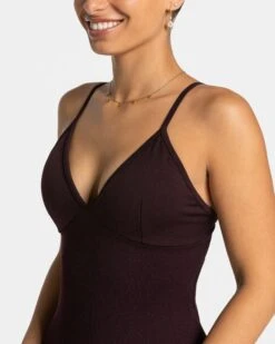 Essence V-Back Covert Scrunch Jumpsuit in Merlot 10 Essence V-Back Covert Scrunch Jumpsuit in Merlot -Teveo Geschaft Essence Jumpsuit lang merlot 0698