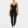 Essence V-Back Covert Scrunch Jumpsuit "Schwarz" – Seamless Fitness-Einteiler 1 Essence V-Back Covert Scrunch Jumpsuit "Schwarz" – Seamless Fitness-Einteiler -Teveo Geschaft Essence Jumpsuit lang schwarz 0706