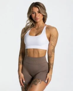 TEVEO Everyday Backless Top Weiß - Eleganz & Support für Gym und Alltag