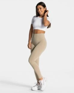 TEVEO Everyday Cut Out T-Shirt in Weiß mit Rückenausschnitt 9 TEVEO Everyday Cut Out T-Shirt in Weiß mit Rückenausschnitt -Teveo Geschaft Everyday Cut Out T Shirt weiss 5149