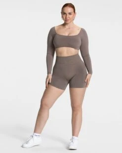 TEVEO Femme Sculpt Scrunch Short "Mokka" 9 TEVEO Femme Sculpt Scrunch Short "Mokka" -Teveo Geschaft Femme Backless Longsleeve Mokka 7529 db5fbf55 aaa8 46d7 b54e 01ebf32d513b