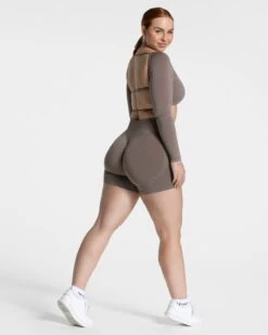 TEVEO Femme Sculpt Scrunch Short "Mokka" 11 TEVEO Femme Sculpt Scrunch Short "Mokka" -Teveo Geschaft Femme Backless Longsleeve Mokka 7612 fcc19401 6887 4de2 9434 457973cf31cf