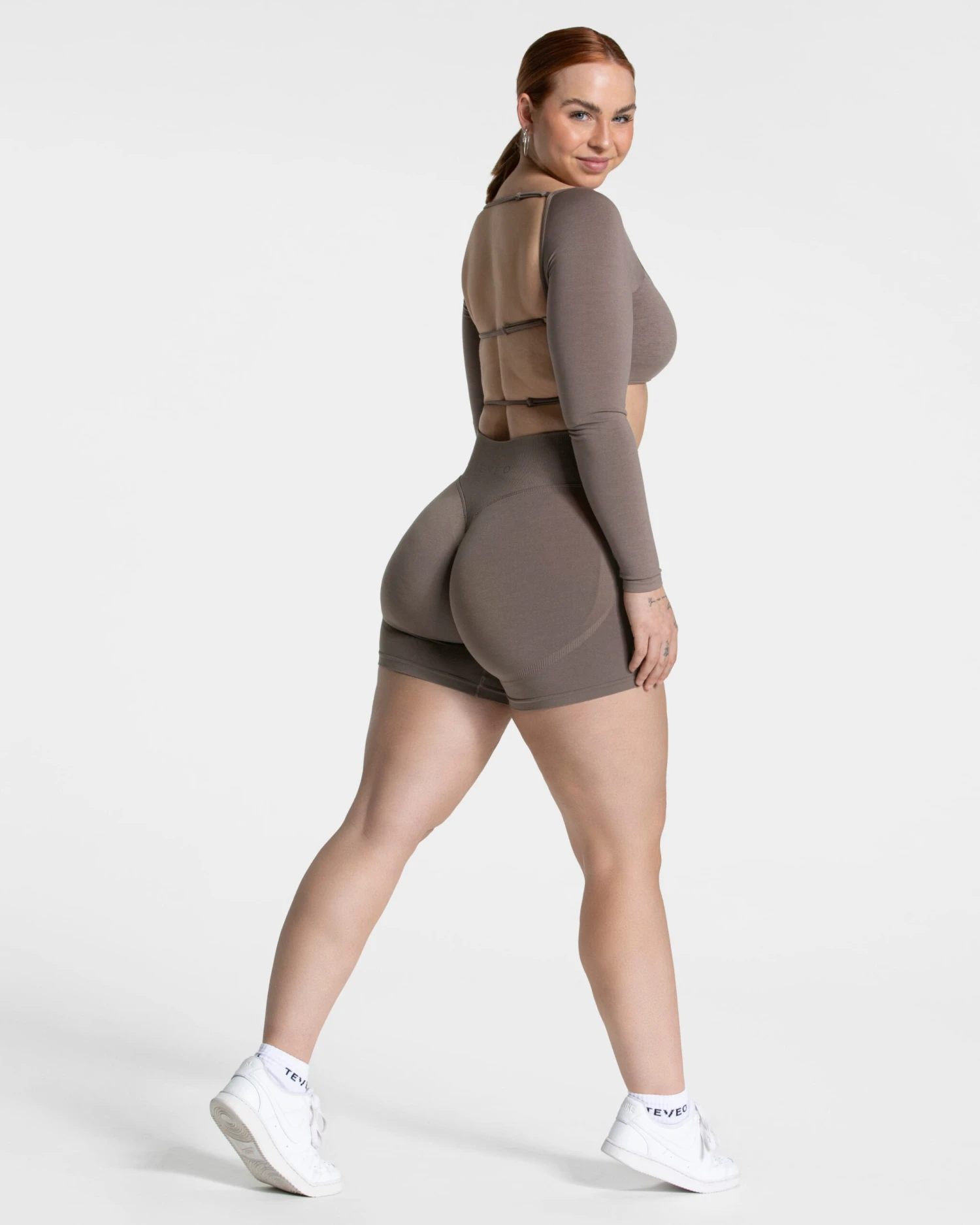 TEVEO Femme Sculpt Scrunch Short "Mokka" 7 TEVEO Femme Sculpt Scrunch Short "Mokka" – Bild 5