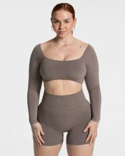 TEVEO Femme Backless Longsleeve Mokka - Rückenfreies Cropped Oberteil