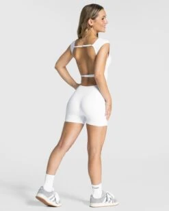 Weißer Femme Backless Short Jumpsuit mit offenem Rücken
