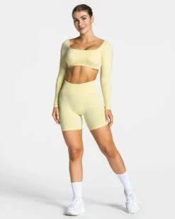 TEVEO Femme Backless Longsleeve Gelb - Rückenfreies Damen Fitness Crop Top 9 TEVEO Femme Backless Longsleeve Gelb - Rückenfreies Damen Fitness Crop Top -Teveo Geschaft Femme Short Gelb 6911