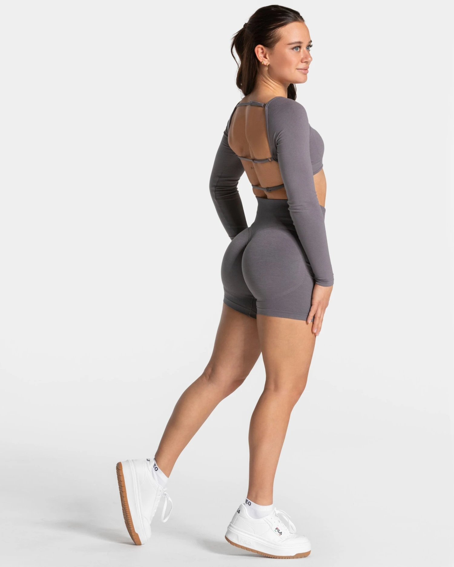 TEVEO Femme Sculpt Scrunch Short - Graphit 7 TEVEO Femme Sculpt Scrunch Short - Graphit – Bild 5