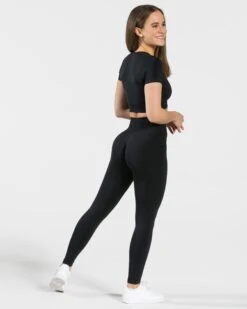 Damen Crop Top Schwarz mit Scrunch & V-Ausschnitt – Focus Kollektion 11 Damen Crop Top Schwarz mit Scrunch & V-Ausschnitt – Focus Kollektion -Teveo Geschaft Focus Crop Top schwarz 2295