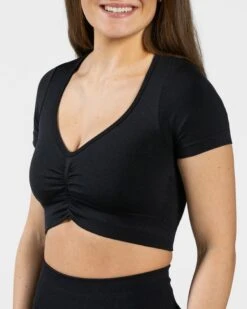 Damen Crop Top Schwarz mit Scrunch & V-Ausschnitt – Focus Kollektion 10 Damen Crop Top Schwarz mit Scrunch & V-Ausschnitt – Focus Kollektion -Teveo Geschaft Focus Crop Top schwarz 2383