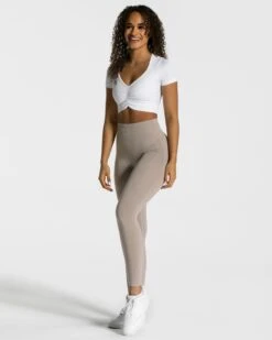 Focus Crop Top "Weiß" 9 Focus Crop Top "Weiß" -Teveo Geschaft Focus Crop Top weiss 0349