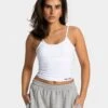 Ignite Longline Cami Top in Weiß mit integriertem Sport-BH 2 Ignite Longline Cami Top in Weiß mit integriertem Sport-BH -Teveo Geschaft Ignite Cami Top weiss 0824