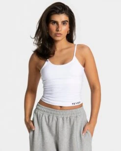 Ignite Longline Cami Top in Weiß mit integriertem Sport-BH