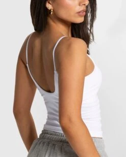 Ignite Longline Cami Top in Weiß mit integriertem Sport-BH -Teveo Geschaft Ignite Cami Top weiss 0846