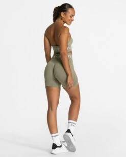 Signature Covert Scrunch Short "Khaki" 11 Signature Covert Scrunch Short "Khaki" -Teveo Geschaft Signature Covert Scrunch Short khaki 0228