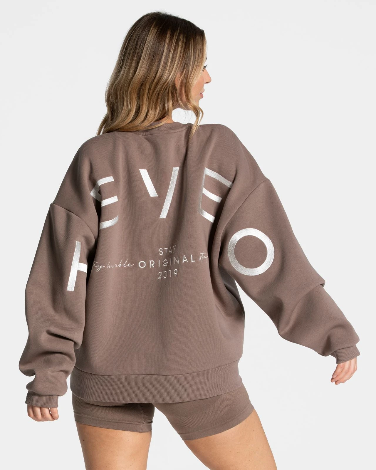Signature Oversized Sweater "Mokka" 3 Signature Oversized Sweater "Mokka"