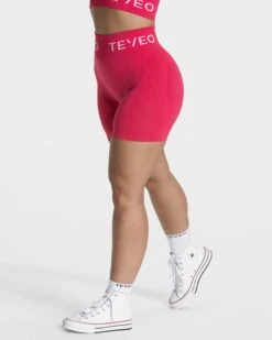 TEVEO Signature Scrunch Short Berry – Formende Sport-Shorts f ür Damen 11 TEVEO Signature Scrunch Short Berry – Formende Sport-Shorts f ür Damen -Teveo Geschaft Signature Scrunch Short Berry 1444