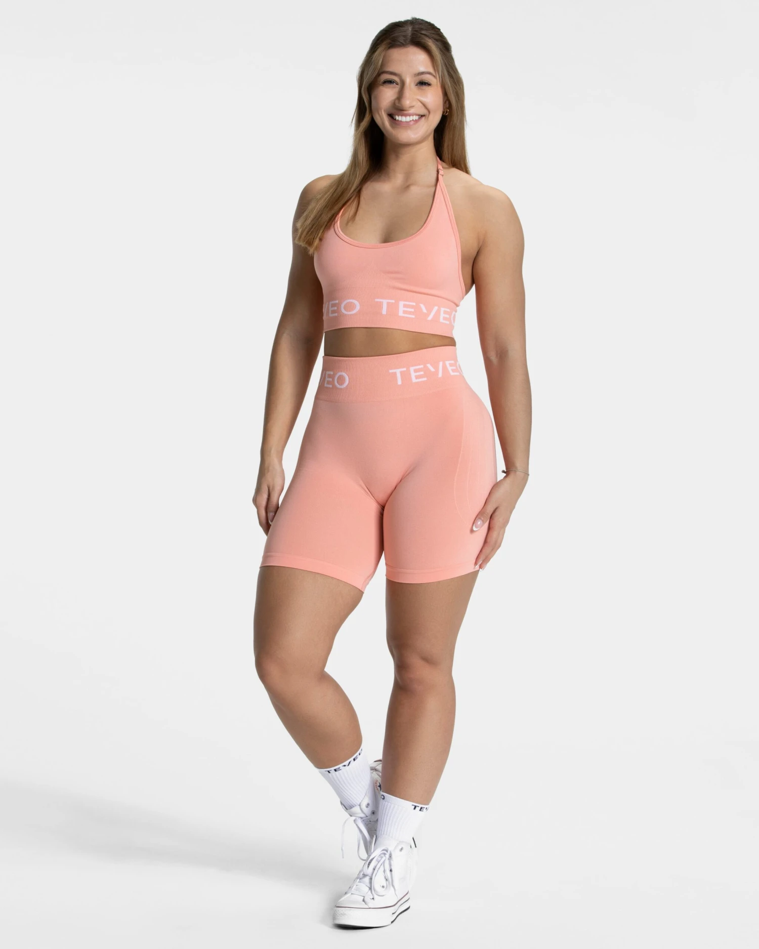 TEVEO Signature Scrunch Shorts - Peach Fitness & Gym Shorts for Women 5 TEVEO Signature Scrunch Shorts - Peach Fitness & Gym Shorts for Women – Bild 3