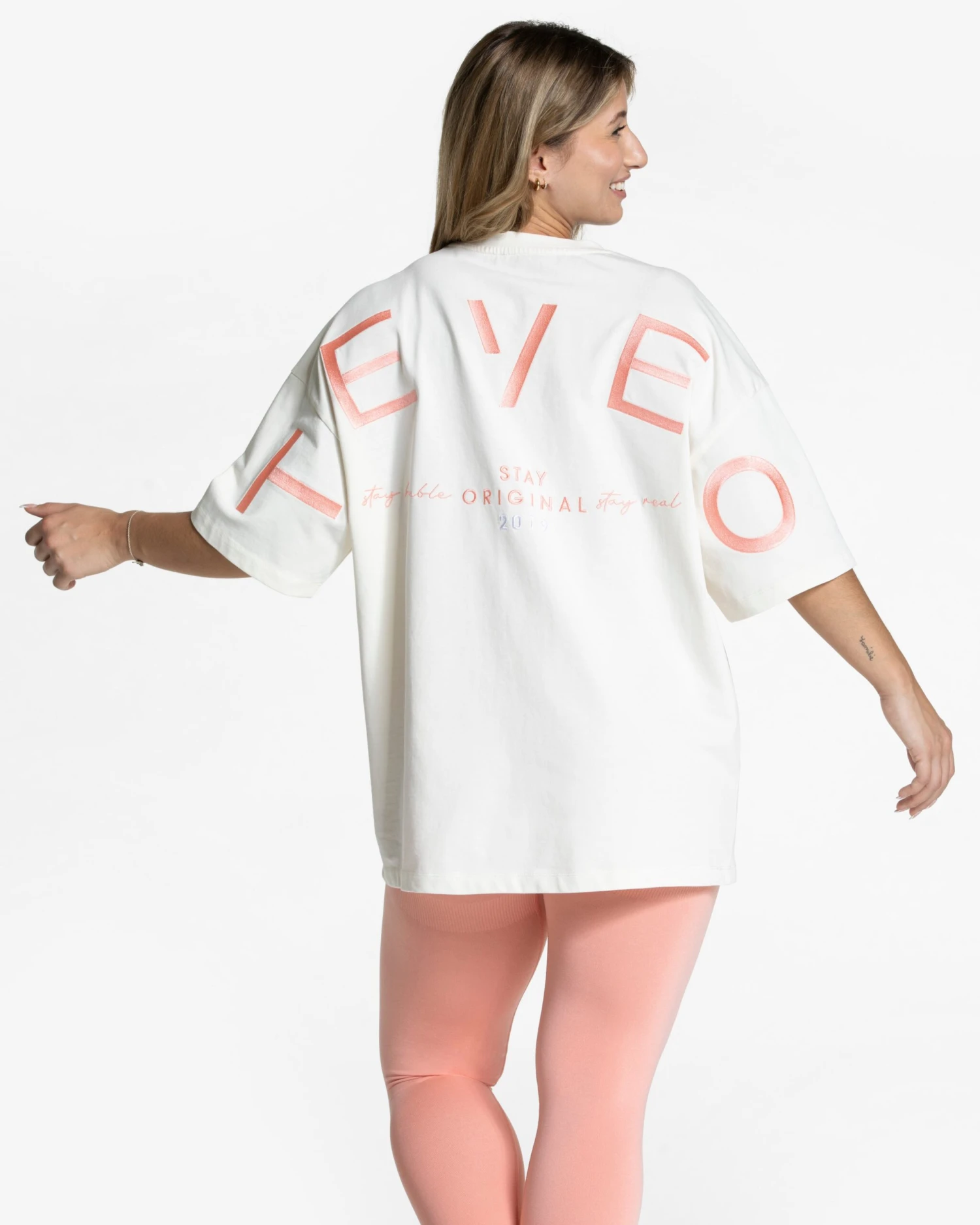 Signature Oversized T-Shirt "Peach" 3 Signature Oversized T-Shirt "Peach"